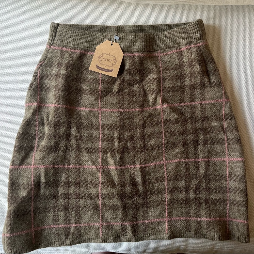 NWT sweater skirt